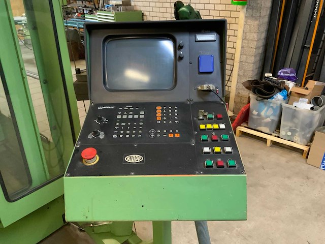 1990 klopp-korradi uw3/cnc universele gereedschapfreesmachine - afbeelding 13 van  15