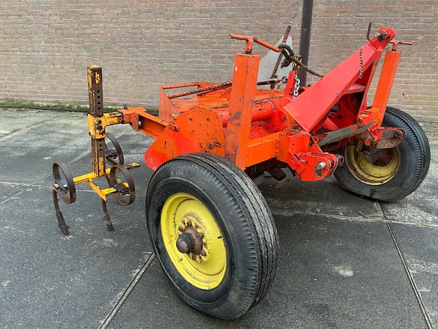 1990 kuhn el50n 130 aspergefrees - afbeelding 1 van  10