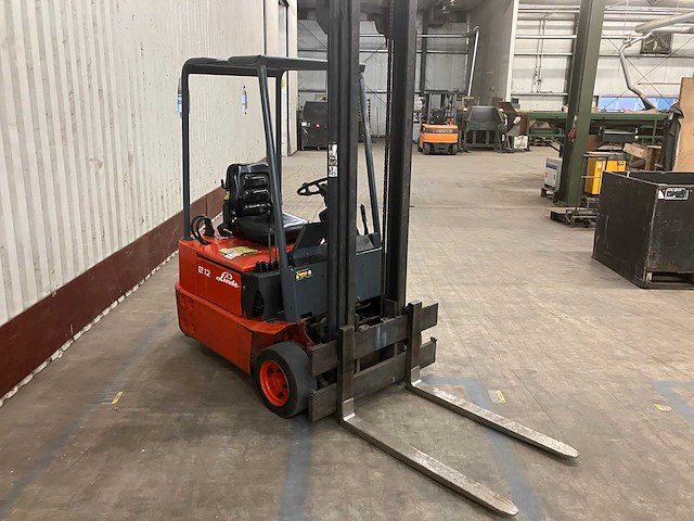 1990 linde e12 vorkheftruck - afbeelding 2 van  5