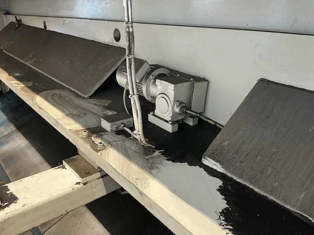 1990 lvd hst 31/6 hydraulische platenschaar - afbeelding 23 van  25