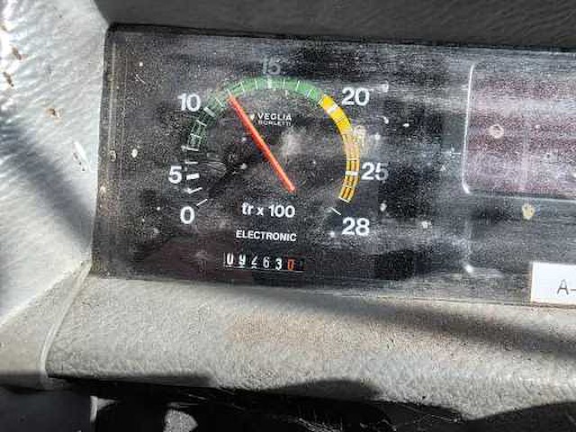 1990 massey ferguson 3095 vierwielaangedreven landbouwtractor - afbeelding 34 van  37