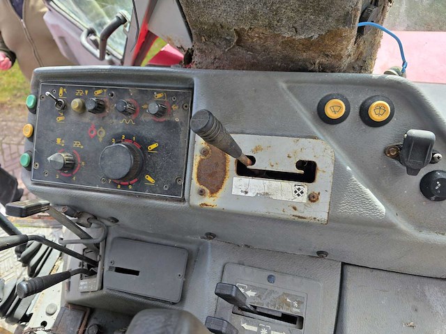 1990 massey ferguson 3095 vierwielaangedreven landbouwtractor - afbeelding 19 van  37