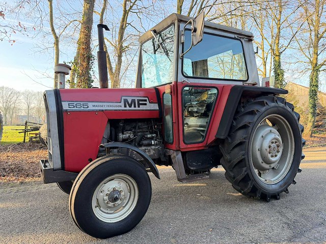 1990 massey ferguson 565 tweewielaangedreven landbouwtractor - afbeelding 1 van  8