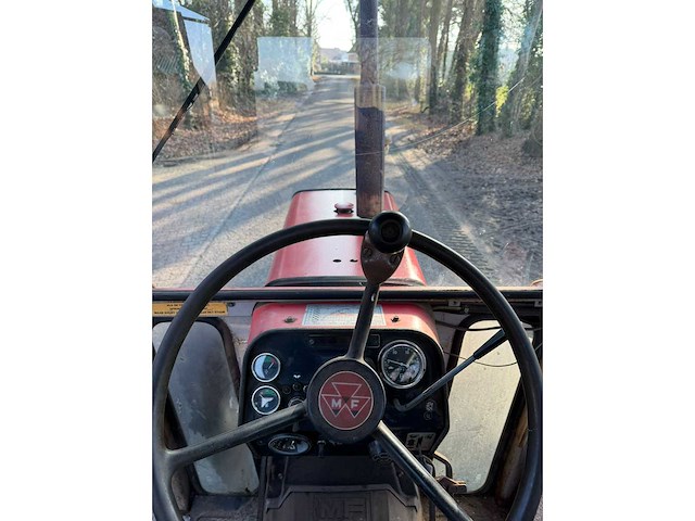 1990 massey ferguson 565 tweewielaangedreven landbouwtractor - afbeelding 7 van  8