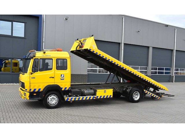 1990 mercedes-benz 1117 takelwagen - afbeelding 1 van  28