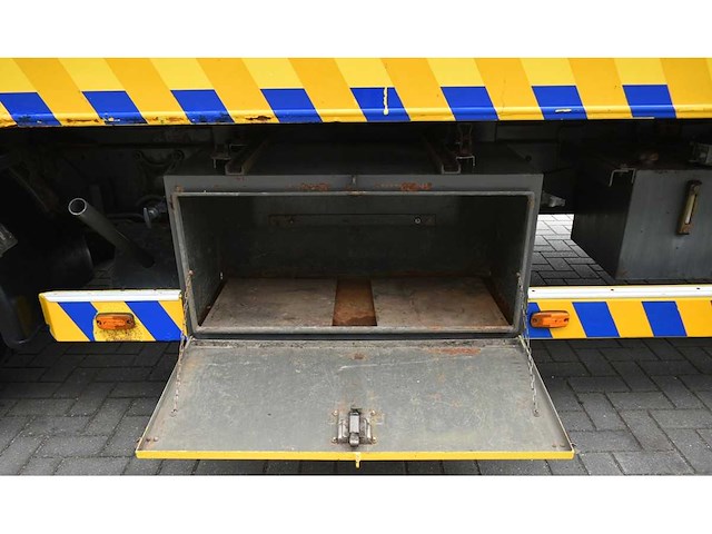 1990 mercedes-benz 1117 takelwagen - afbeelding 21 van  28