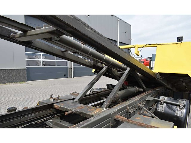 1990 mercedes-benz 1117 takelwagen - afbeelding 24 van  28