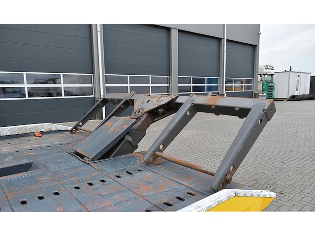 1990 mercedes-benz 1117 takelwagen - afbeelding 28 van  28