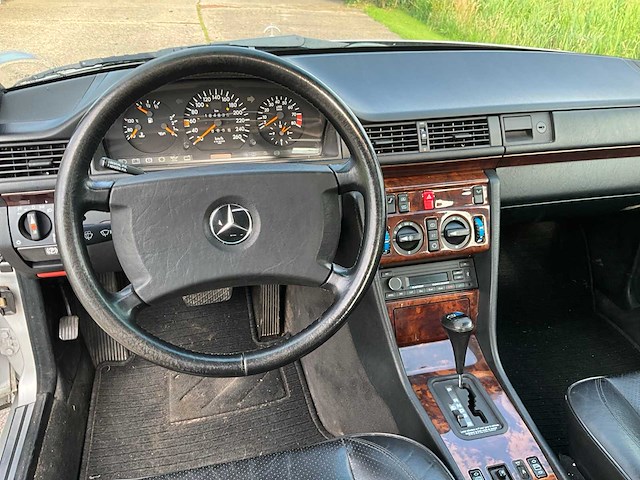 1990 mercedes-benz 200-500 (w124) 300 e-24 sportline personenauto - afbeelding 24 van  39