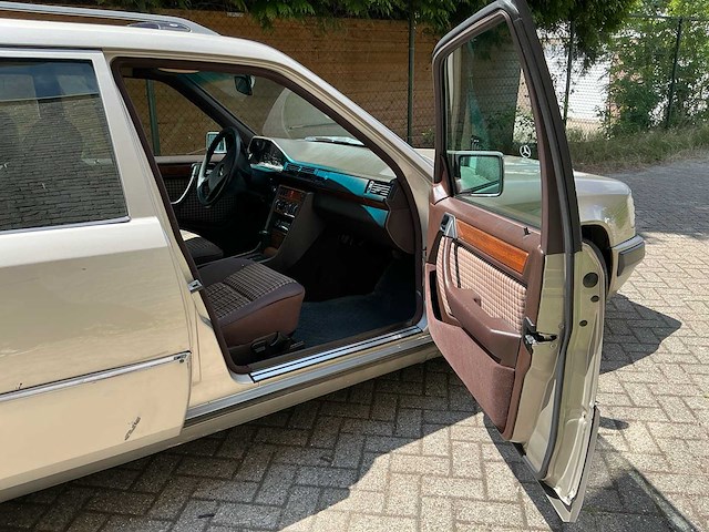 1990 mercedes-benz 200-500 (w124) combi 230 te personenauto - afbeelding 15 van  36
