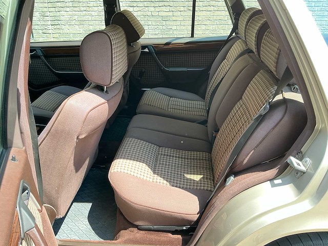 1990 mercedes-benz 200-500 (w124) combi 230 te personenauto - afbeelding 19 van  36
