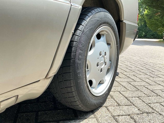 1990 mercedes-benz 200-500 (w124) combi 230 te personenauto - afbeelding 3 van  17