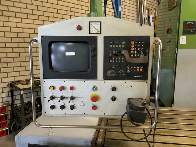1990 nicolas correa, s.a. a25.30 bedfreesmachine - afbeelding 11 van  15