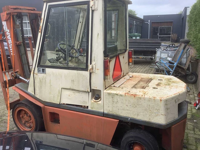 1990 nissan d vorkheftruck - afbeelding 4 van  8