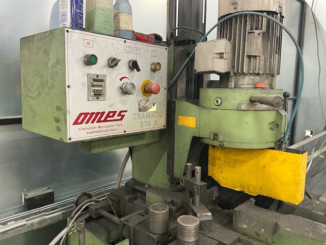 1990 omes tramatic 370 a automatische cirkelzaagmachine metaal - afbeelding 6 van  8