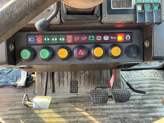 1990 renault 155.54 turbo vierwielaangedreven landbouwtractor - afbeelding 33 van  34