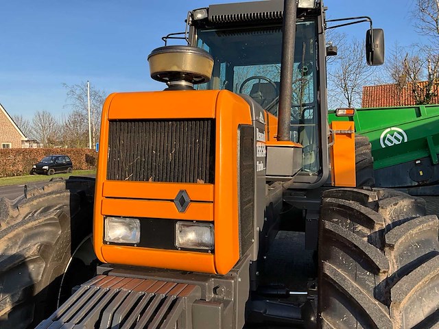 1990 renault 155.54 turbo vierwielaangedreven landbouwtractor - afbeelding 31 van  34