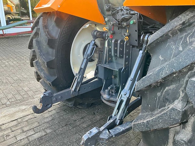 1990 renault 155.54 turbo vierwielaangedreven landbouwtractor - afbeelding 17 van  34