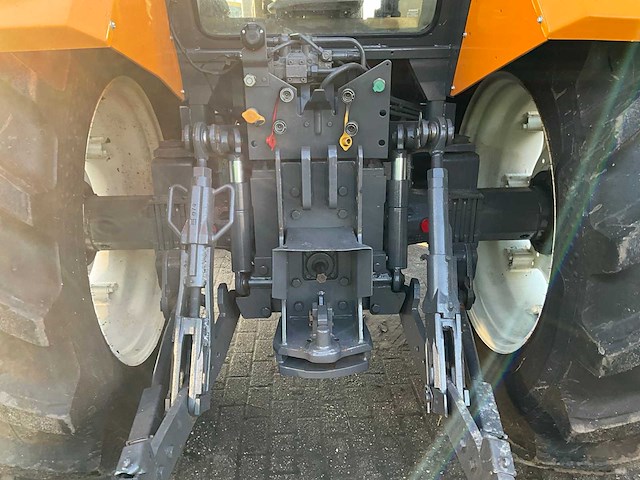 1990 renault 155.54 turbo vierwielaangedreven landbouwtractor - afbeelding 18 van  34