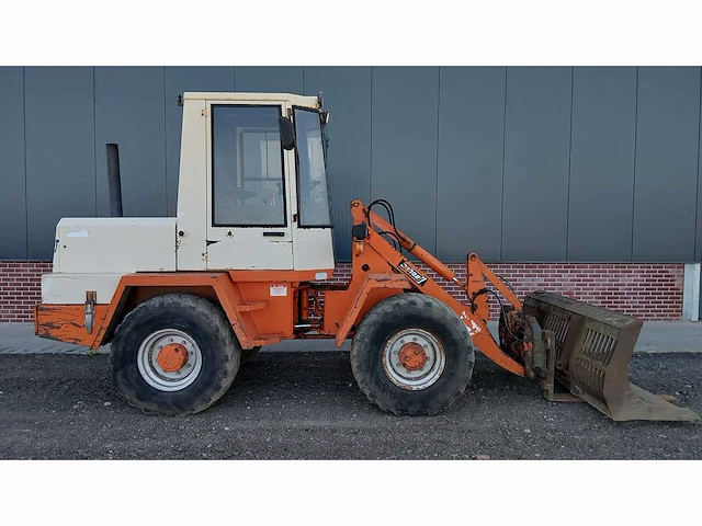 1990 schaeff - knikwiellader met roosterbak - afbeelding 5 van  20