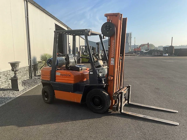 1990 toyota 02-5fgf25 vorkheftruck - afbeelding 11 van  18