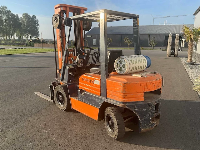1990 toyota 02-5fgf25 vorkheftruck - afbeelding 13 van  18
