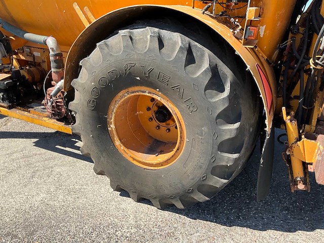 1990 veenhuis vmb 9500 mesttank met bemester - afbeelding 19 van  31