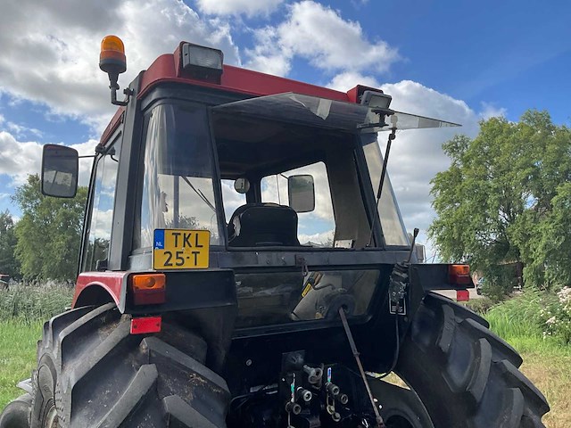 1991 case international 695 xl tweewielaangedreven landbouwtractor - afbeelding 1 van  1