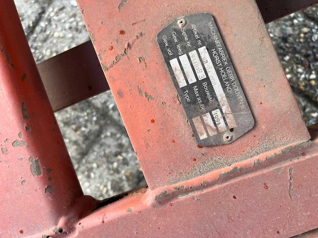 1991 douven 12m veldspuit 12 m 600 liter - afbeelding 8 van  9