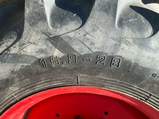 1991 fendt favorit 615 lsa turbomatik e 4wd landbouwtractor – 185 pk – fronthef - afbeelding 18 van  36