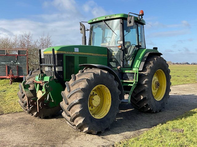 1991 john deere 7700 vierwielaangedreven landbouwtractor - afbeelding 1 van  22