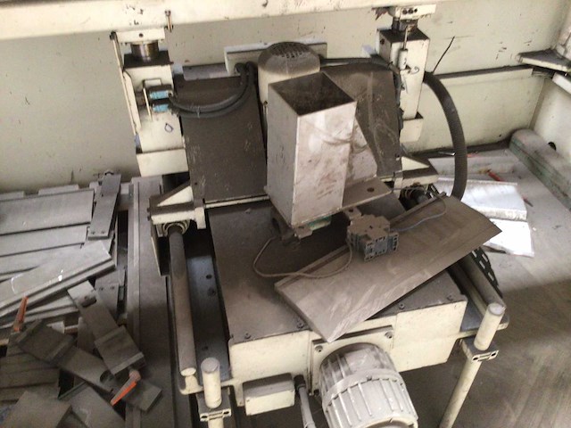 1991 lvd 5024 hydraulische vouwmachine - afbeelding 5 van  7