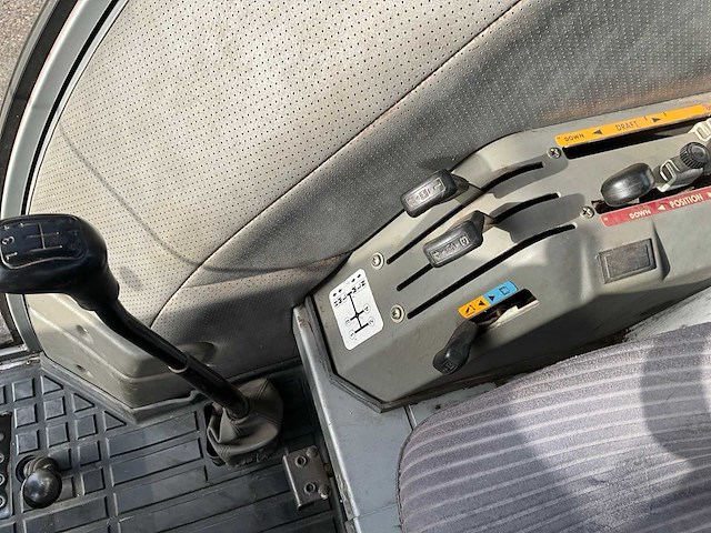 1991 massey ferguson 365 tweewielaangedreven landbouwtractor - afbeelding 13 van  25