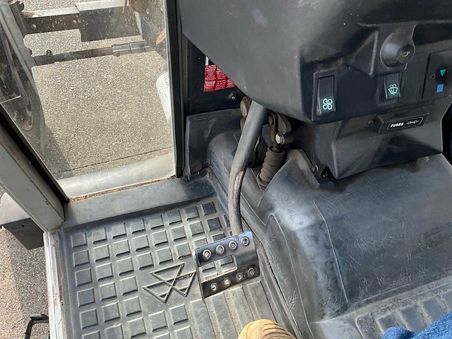 1991 massey ferguson 365 tweewielaangedreven landbouwtractor - afbeelding 18 van  25