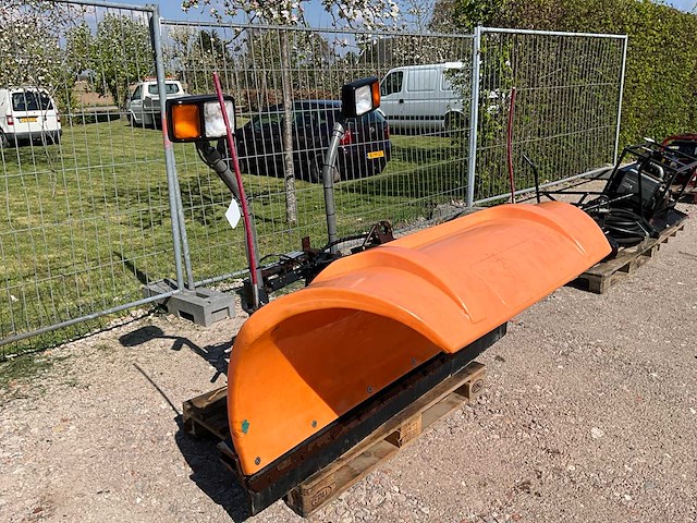 1991 nido snk 180-r12v sneeuwschuiver - afbeelding 2 van  4