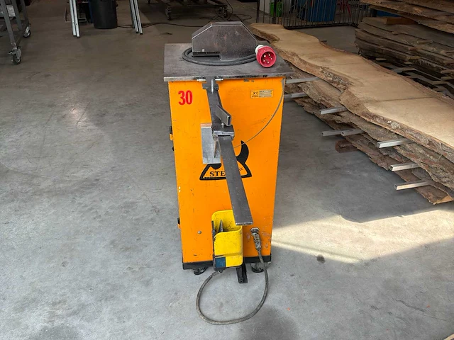 1991 stern 8.105.000 hydraulische staalstrip-knipmachine - afbeelding 2 van  10