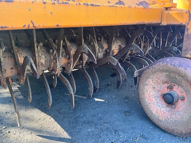 1991 struik 4rf 320 grondfrees - afbeelding 3 van  16