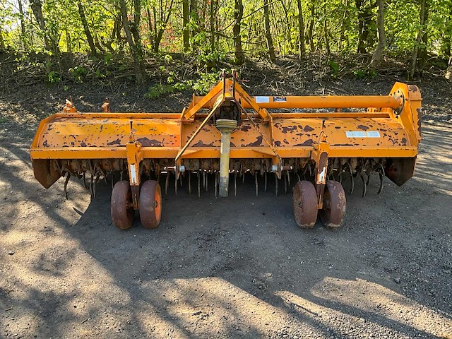 1991 struik 4rf 320 grondfrees - afbeelding 9 van  16