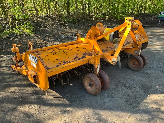 1991 struik 4rf 320 grondfrees - afbeelding 10 van  16
