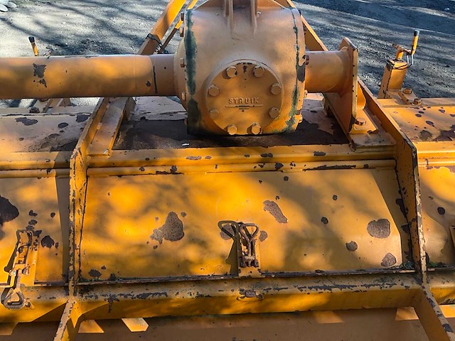 1991 struik 4rf 320 grondfrees - afbeelding 6 van  16