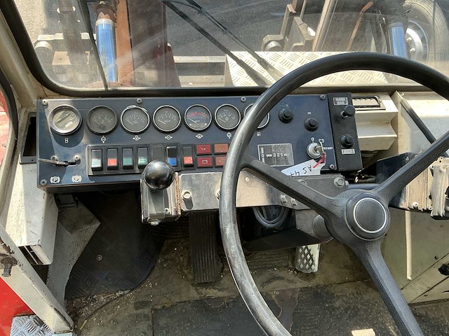 1991 svetruck 860-28 zware dieselheftruck – 8.000 kg – 5.000 mm hefhoogte - afbeelding 4 van  26