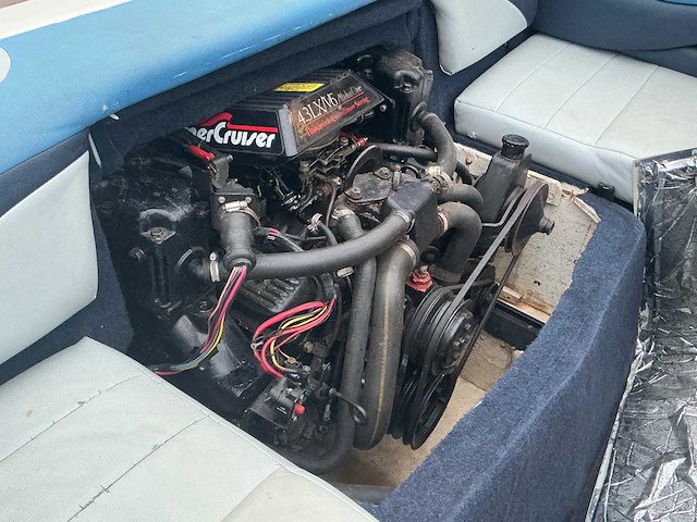 1992 bayliner v6 capri 4.3 sportcruiser boot met 2003 kalf kbe kiep boottrailer - afbeelding 9 van  63