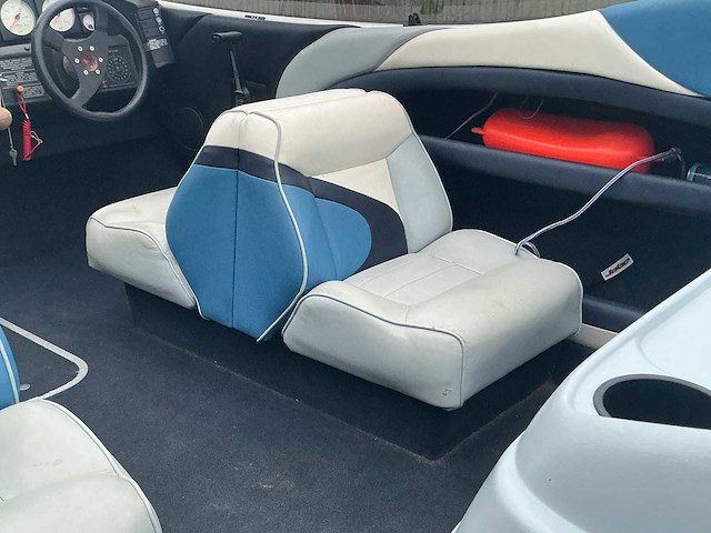 1992 bayliner v6 sportcruiser boot op kalf kbe bootaanhanger - afbeelding 13 van  59