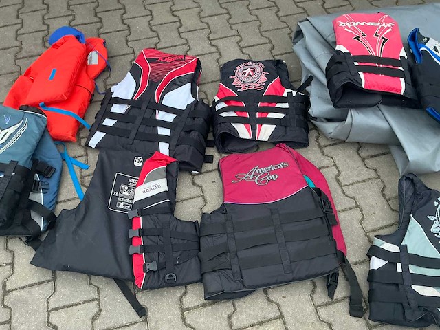 1992 bayliner v6 sportcruiser boot op kalf kbe bootaanhanger - afbeelding 44 van  59