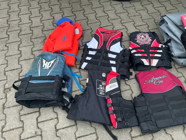 1992 bayliner v6 sportcruiser boot op kalf kbe bootaanhanger - afbeelding 45 van  59