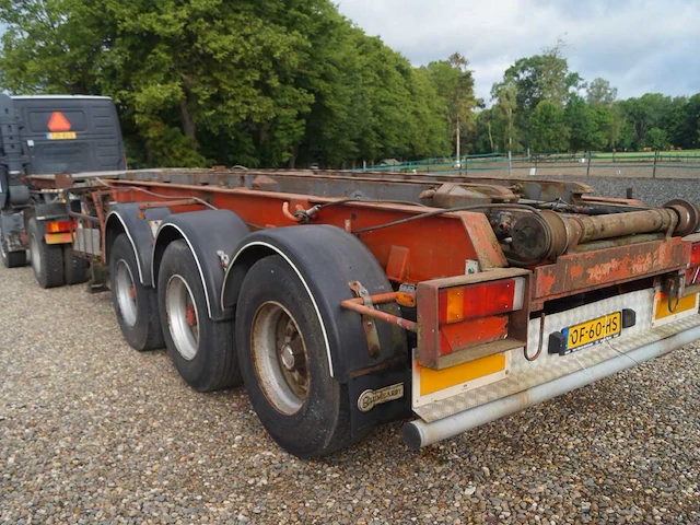 1992 blumhardt 3-assige containeroplegger met 30 ton kabelsysteem - afbeelding 1 van  7