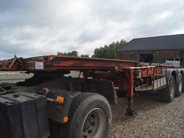 1992 blumhardt 3-assige containeroplegger met 30 ton kabelsysteem - afbeelding 2 van  7