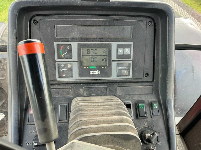 1992 case 5120 powershift vierwielaangedreven landbouwtractor - afbeelding 20 van  30