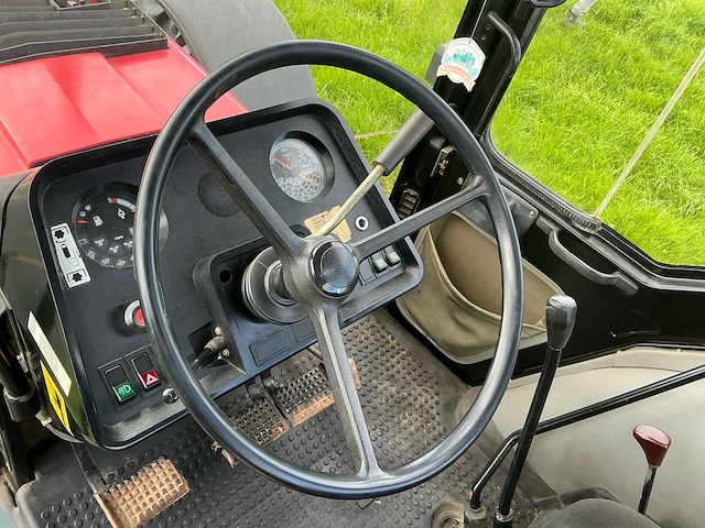 1992 case ih 1455xl international vierwielaangedreven landbouwtractor - afbeelding 18 van  36