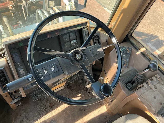 1992 caterpillar it14b knikgestuurde shovel - afbeelding 9 van  34